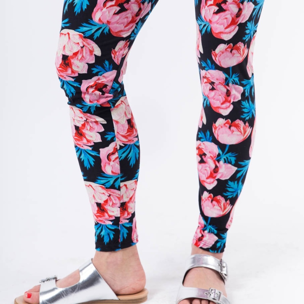 NWT Agnes & Dora Princess Peony Leggings Size S/M